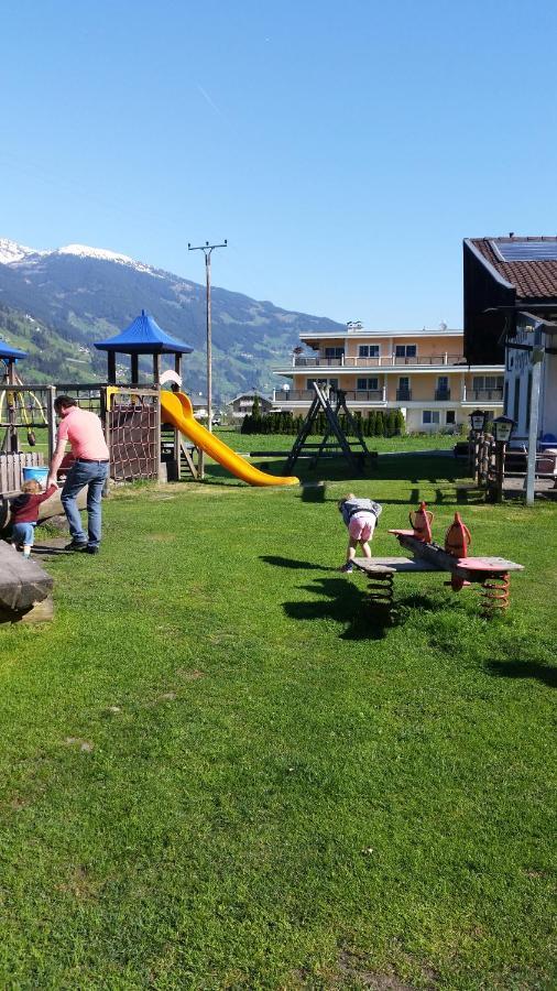 Großzügiges Apartment Georg Mayrhofen Hollenzen Exterior foto